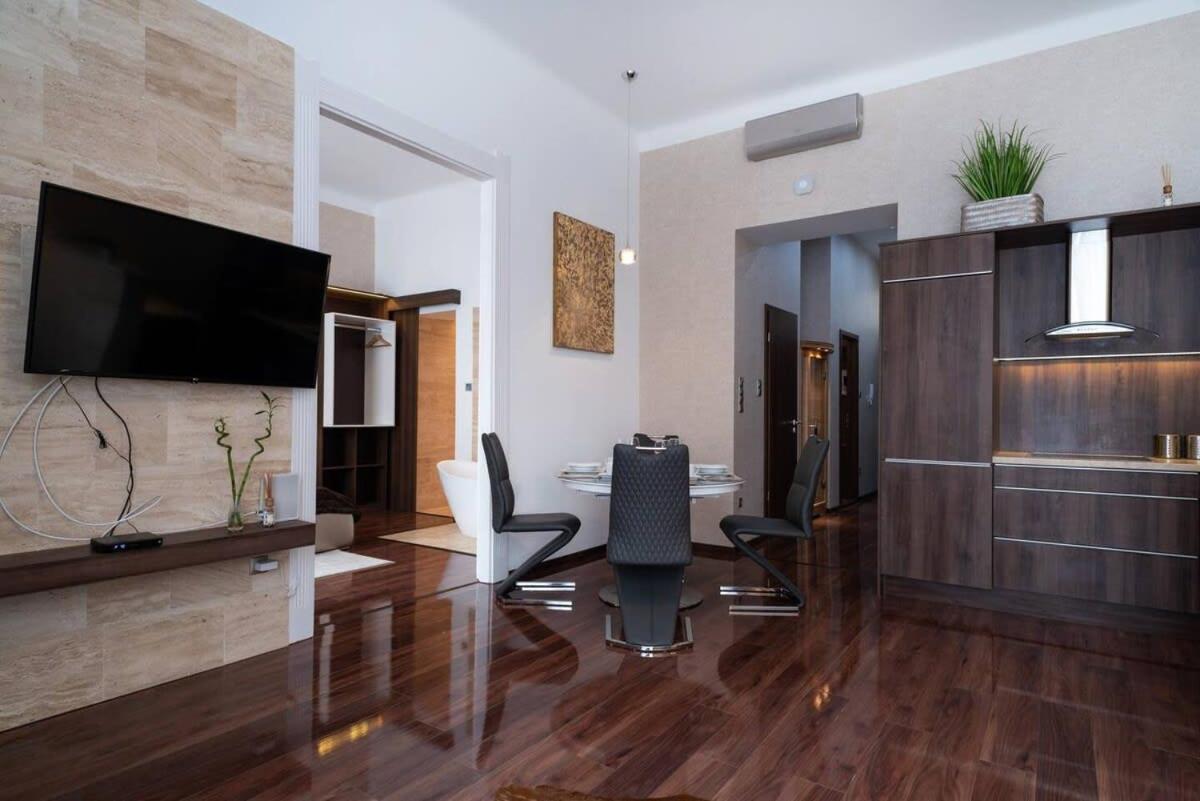 Central Luxy Design Apartment Будапеща Екстериор снимка