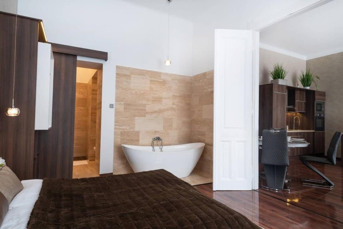 Central Luxy Design Apartment Будапеща Екстериор снимка
